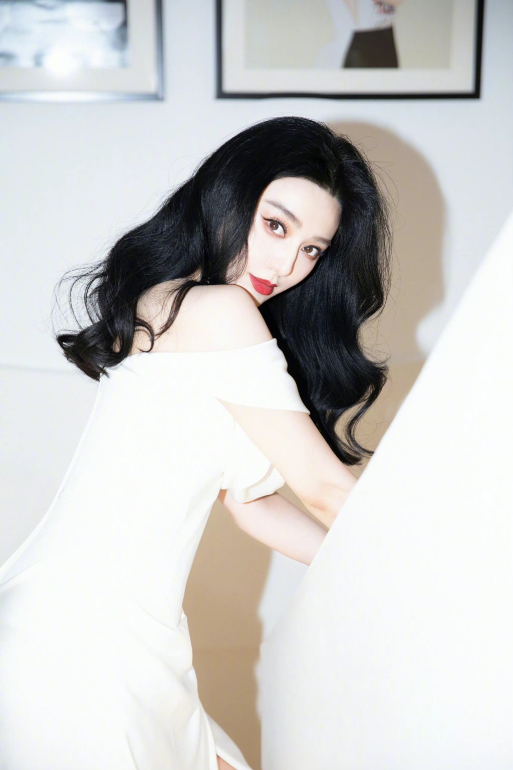 范冰冰10月在韓國釜山國際電影節獲獎，她雖然未有親身到場領獎，但預先拍下致謝詞，她言談間透露「明年見」。